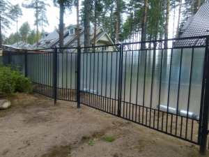 Заполнение ограждения из сварных секций
